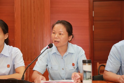 英山县法院刑庭庭长陈玲.JPG