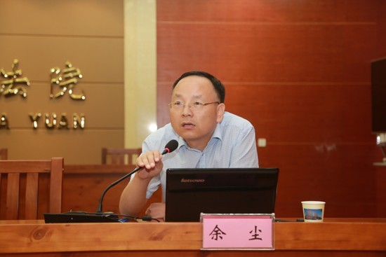 5北京合众律师事务所主任余尘律师授课.JPG
