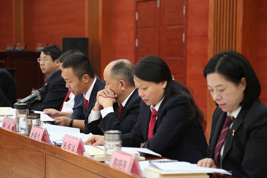 读书班成员交流学习教育心得，要求人人发言.JPG
